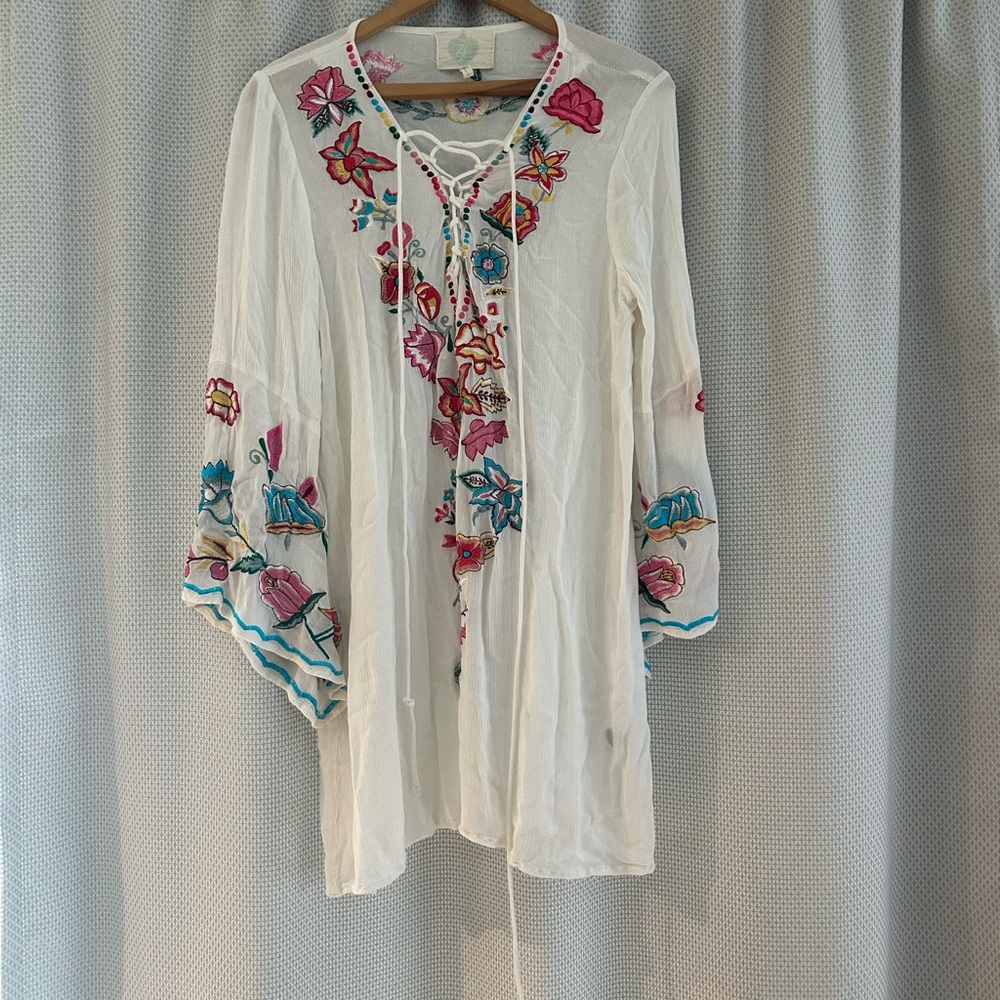 Embroidered White Floral Women's Top